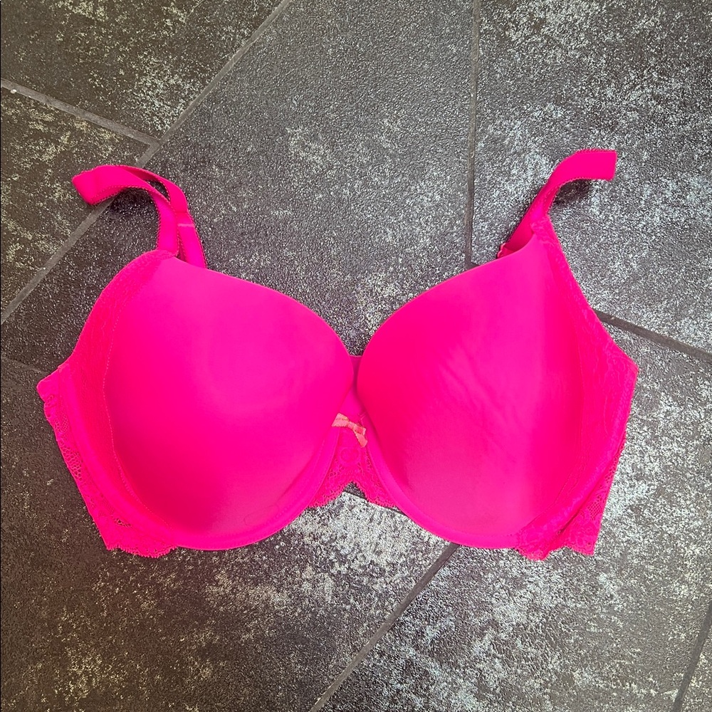 Victoria's Secret Fuchsia Lace Bra